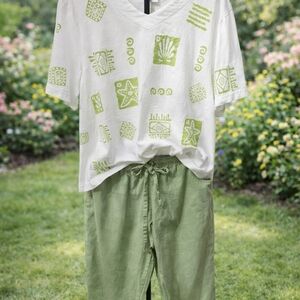 Green and White Graphic Print Women's Set